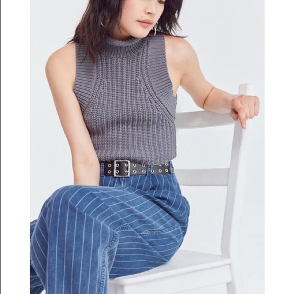 Silence + Noise Chainette Cropped Turtleneck Top - Picture 4 of 5